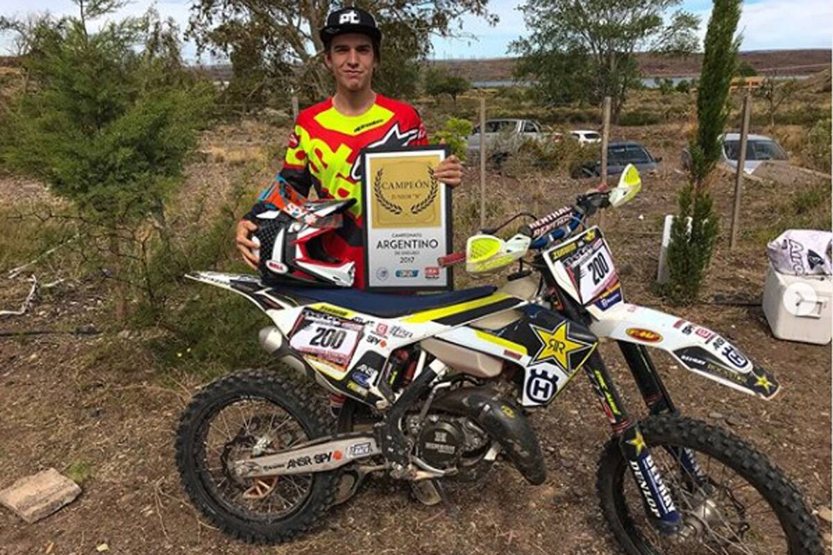 Gianfranco Zunino mostraba este año su título de campeón argentino