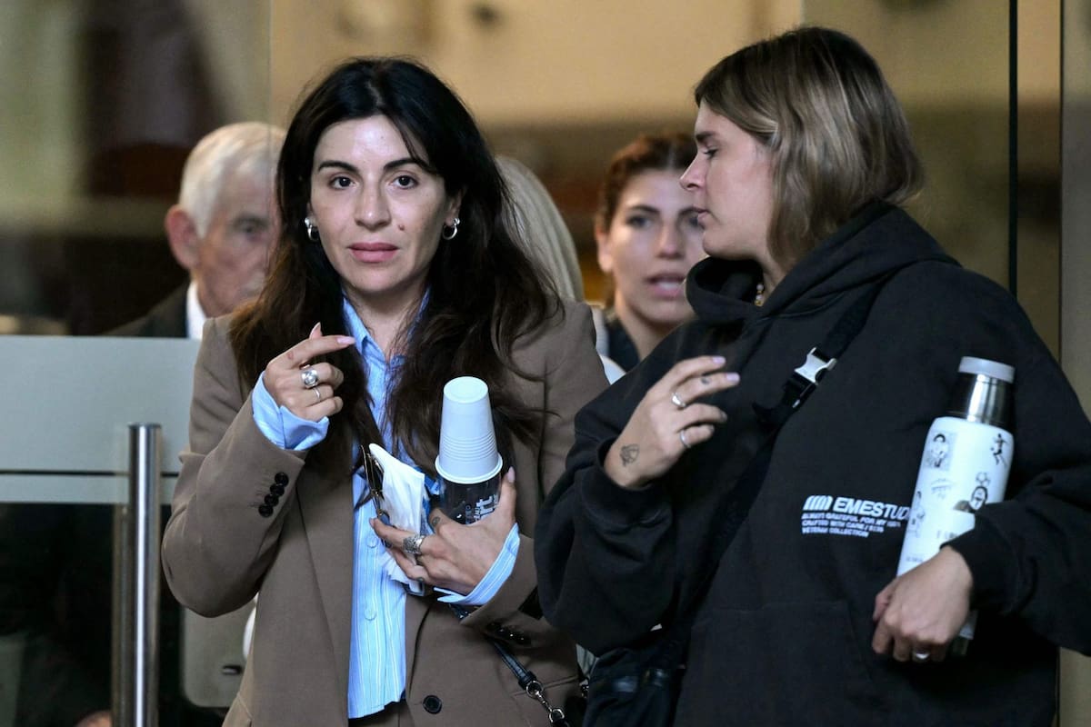 Gianinna Maradona. al salir de los tribunales de San Isidro, donde se debaten las circunstancias que rodearon la muerte de su padre