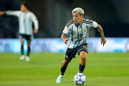 Gianluca Prestianni, delantero de Benfica, también está entre los mejores 25 sub 21 de la última temporada