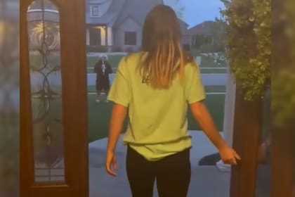 Gianna Masterlasco fue sorprendida por una particular invitación (Captura video)