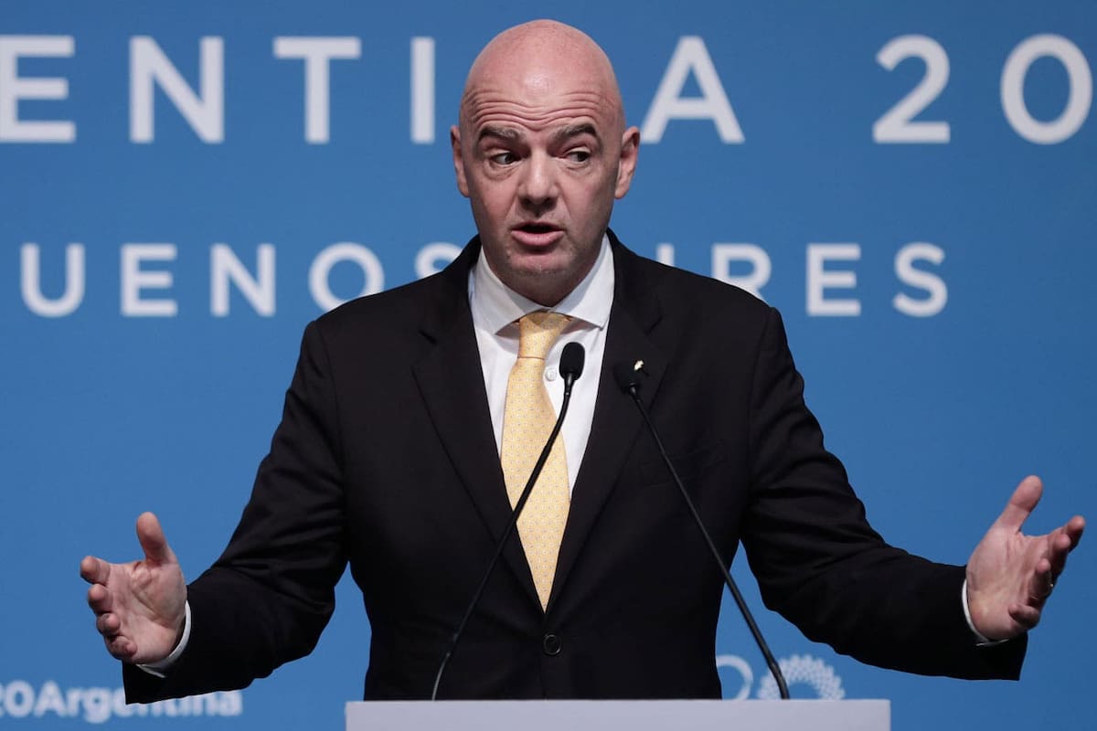Gianni Infantino habló de analizar "cambios en el fútbol"