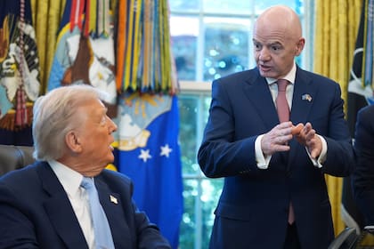 Gianni Infantino y Donald Trump durante el anuncio oficial en el Salón Oval de la Casa Blanca