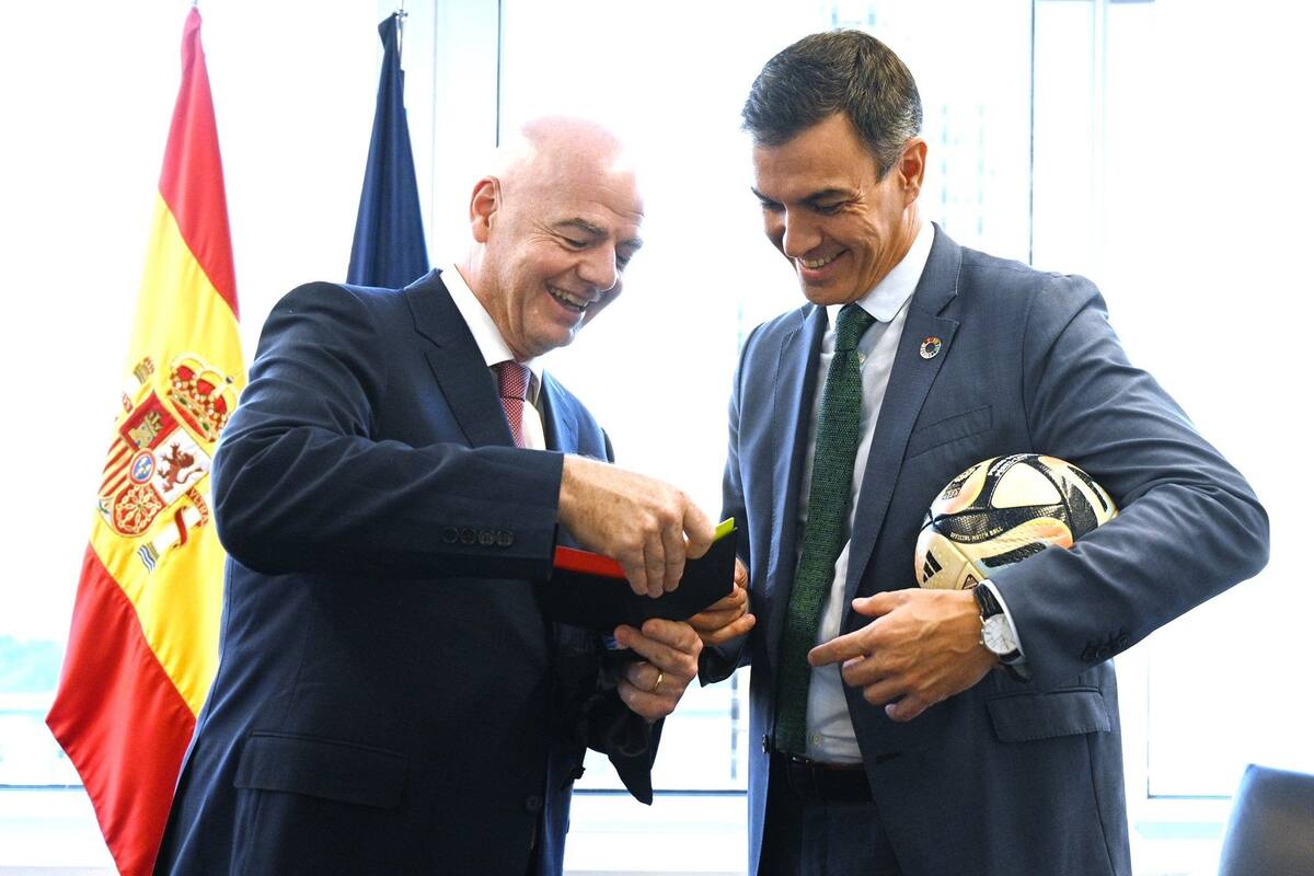 Gianni Infantino y el el presidente español Pedro Sánchez, se encontraron en Nueva York y allí el mandatario le aseguró al titular de la FIFA que la candidatura de España, Portugal y Marruecos era "sólida y ambiciosa".
