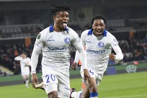 Gift Emmanuel Orban, el delantero de KAA Gent, de Bélgica, marcó tres goles en tres minutos