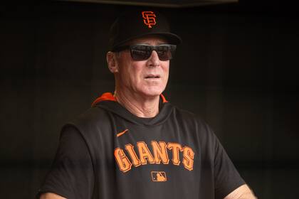Gigantes despiden al veterano mánager Bob Melvin tras dos años. Posey busca “una voz diferente”