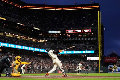 Gigantes vencen 6-5 a Padres con doblete de Ramos y elevado de sacrificio Lee