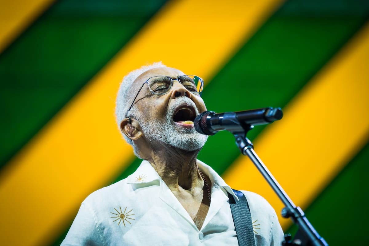 Gilberto Gil dio un show de más de dos horas y media en el Movistar Arena