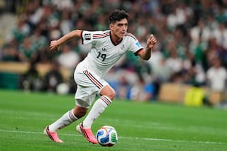 Gilberto Mora sobresale en su primera titularidad en el Mundial y tendría más protagonismo con México
