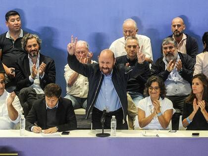 Gildo Insfrán, al frente de un congreso nacional del PJ