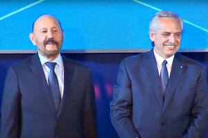 Gildo Insfrán y Alberto Fernández durante un acto en Formosa; el gobernador irá por su octavo mandato