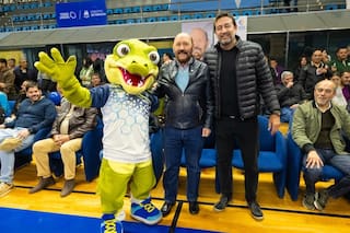 Desfile de equipos, mascotas y la participación de 2600 estatales en un show del PJ de Formosa