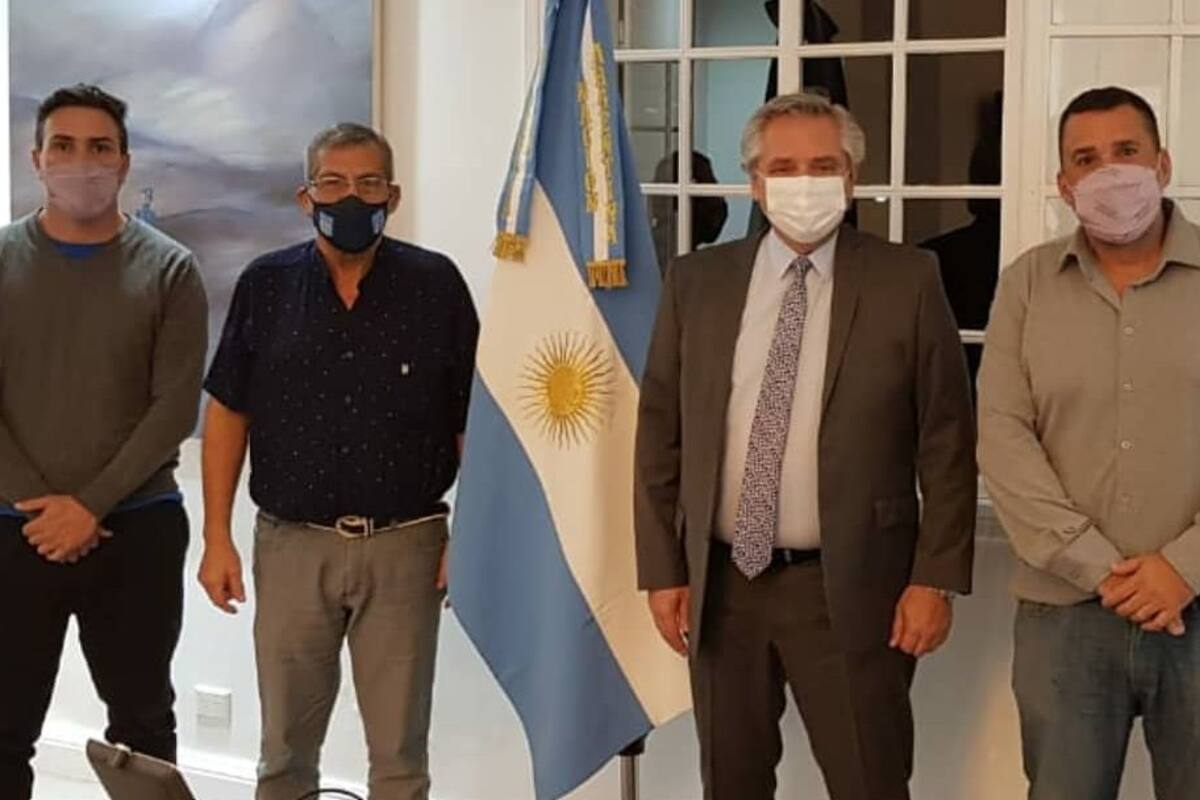 Gildo Onorato, del Movimiento Evita; Juan Carlos Alderete, de la Corriente Clasista y Combativa, y Daniel Menéndez, de Barrios de Pie-Somos, se reunieron con Alberto Fernández en Semana Santa y consiguieron su aval para vacunar a 70.000 referentes sociales; pero el acuerdo no prosperó