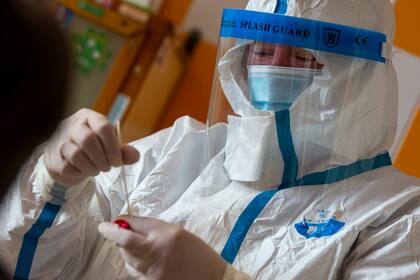 Gilead aprobó acuerdos con cinco fabricantes de medicamentos genéricos para producir remdesivir, la droga que podría servir como tratamiento para el coronavirus, en otros países