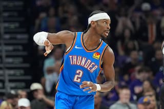 Gilgeous-Alexander anota 42 y Thunder vencen 121-109 a Suns para liderar serie 3-0