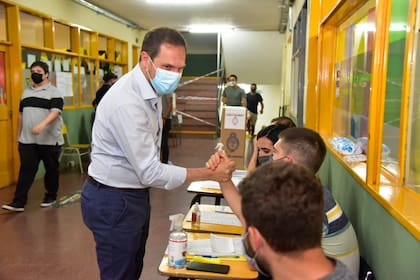 Gill votó en Villa María, donde es intendente en uso de licencia.