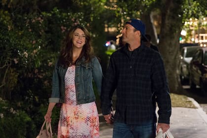 Lauren Graham y Scott Patterson en un episodio de la miniserie de 2016, disponible en Netflix