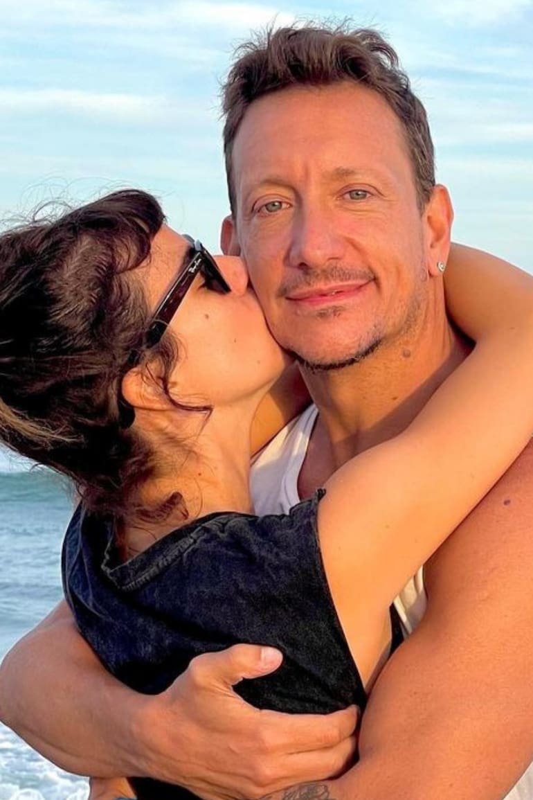 Gimena Accardi y Nico Vázquez se enamoraron mientras trabajaban, se casaron y casi 20 años después le pusieron fin a su historia de amor