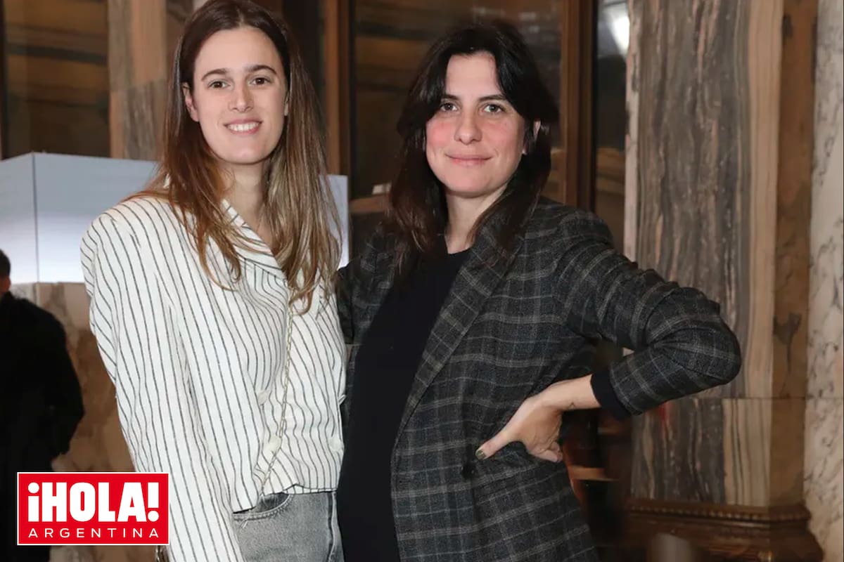 Gimena Macri en la dulce espera. Junto con Bernardita Barreiro, en un desfile de moda