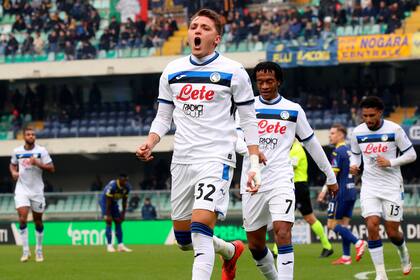 Giménez justifica su adquisición con gran gol en triunfo del Milan, 2-0 ante Empoli