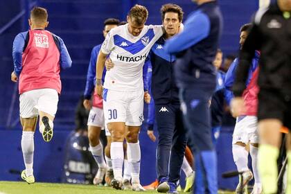 Giménez se retiró lesionado en el primer tiempo.