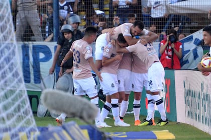 Gimnasia-Boca, Superliga: festejo platense