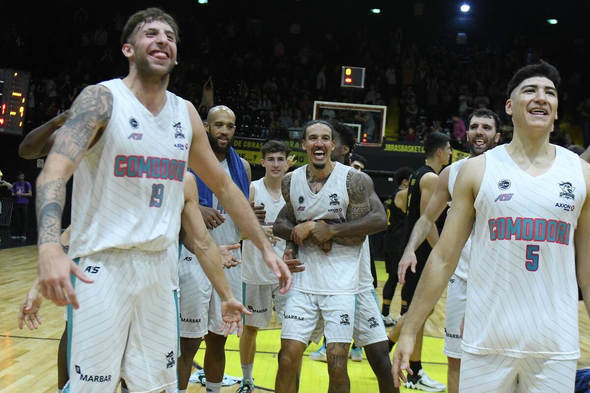 Gimnasia de Comodoro Rivadavia le ganó los dos partidos de visitante a Obras Sanitarias y avanzó a las semifinales