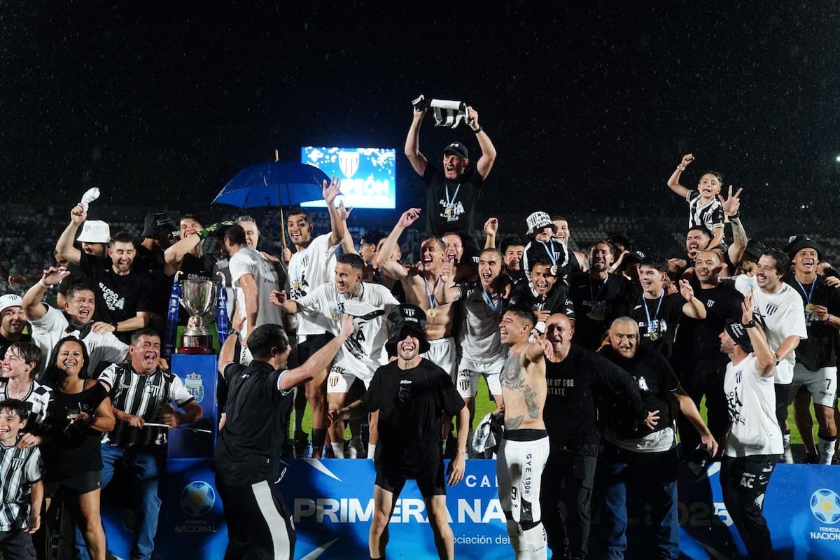 Gimnasia de Mendoza logró el ascenso a primera división