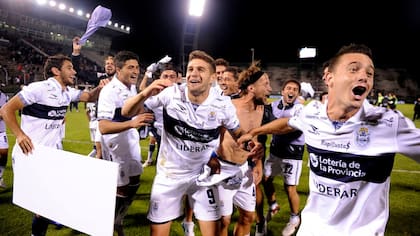 Gimnasia desató el festejo en Salta