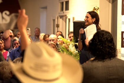 Gina Hinojosa planea declarar “crisis de asequibilidad”