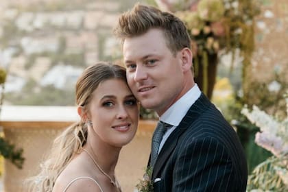 Gina y su flamante marido, Iain Bethke: la ceremonia fue en Mallorca