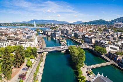 José Luis Manzano reside en Ginebra, Suiza, donde estudian sus hijos