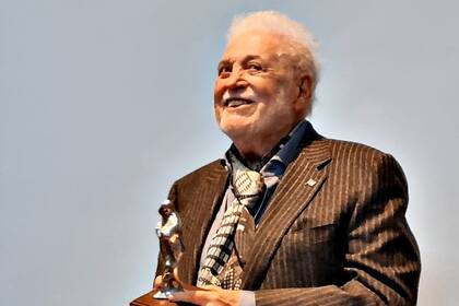 Ginés González García volvió a la Casa de Gobierno para ser homenajeado