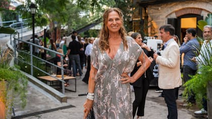 Ginette Reynal fue parte del festejo. : “Estoy orgulloso de mi ADN marplatense, de mi familia y de esta ciudad a la cual le debemos todo", destacó el empresario Martín Cabrales al recibir su reconocimiento. "Nuestro compromiso cada vez será mayor. Me emociona este reconocimiento. Tuve la suerte de que mi abuelo viniese a Mar del Plata, a la que considero la ciudad más bonita de Argentina. Y es una vidriera para todo el país"