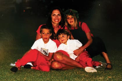 Ginette Reynal y sus hijos