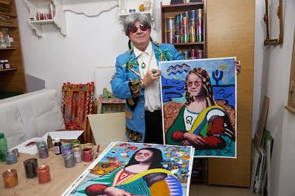 Giocondos esotéricos, hippies y místicos en el taller de Laren, desbordante de brillantina