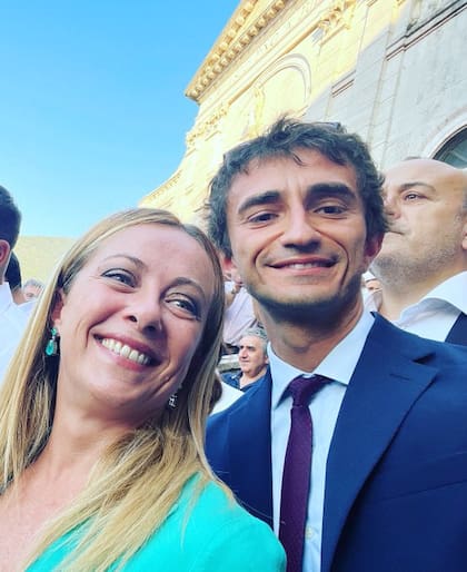 Giorgia Meloni y Galeazzo Bignami, en una foto publicada por el diputado en sus redes sociales