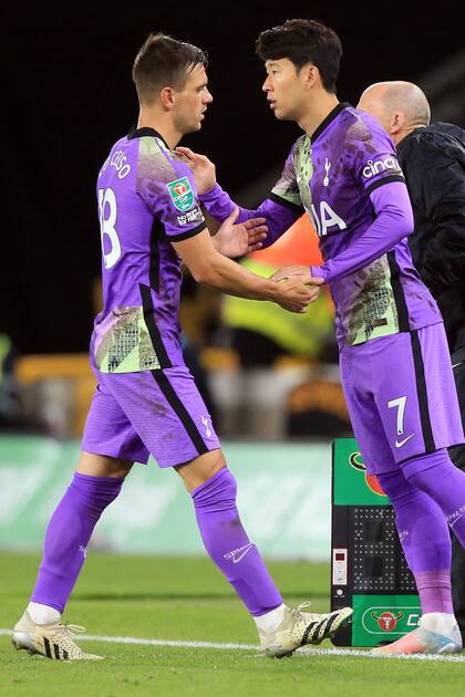 Giovani Lo Celso es sustituido por el surcoreano Son Heung Min en Tottenham Hotspur, que la pasó mal frente a Wolverhampton Wanderers.