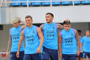Giovani Lo Celso, feliz en la selección, con Alejandro Garnacho, Leandro Paredes y Thiago Almada, en la gira por Asia