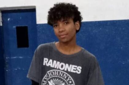 Giovani Mvogo Eteme, el joven de 17 años que apareció sin vida en el complejo cultural Parque de España, en la ciudad de Rosario