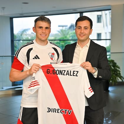 Giovanni González, un lateral derecho uruguayo que llega para reforzar la defensa del River de Coudet