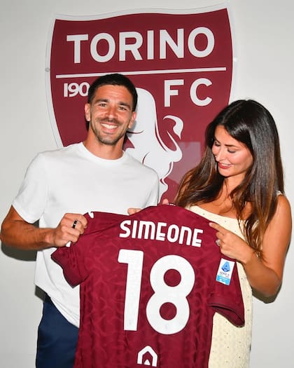 Giovanni Simeone dejó de ser jugador de Napoli y firmó su contrato con el Torino