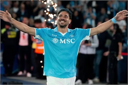 Giovanni Simeone se consagró con el Napoli como campeón de Italia por segunda vez