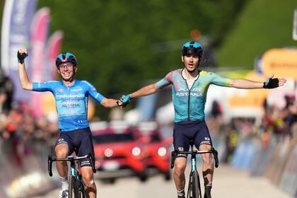 Giro: Del Toro se aferra al liderato tras ataque de Carapaz en la 16ta etapa