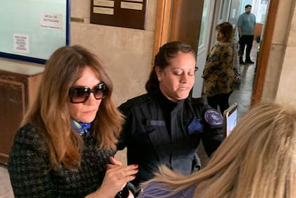 Gisela Kocsis, en un pasillo de los tribunales de Retiro