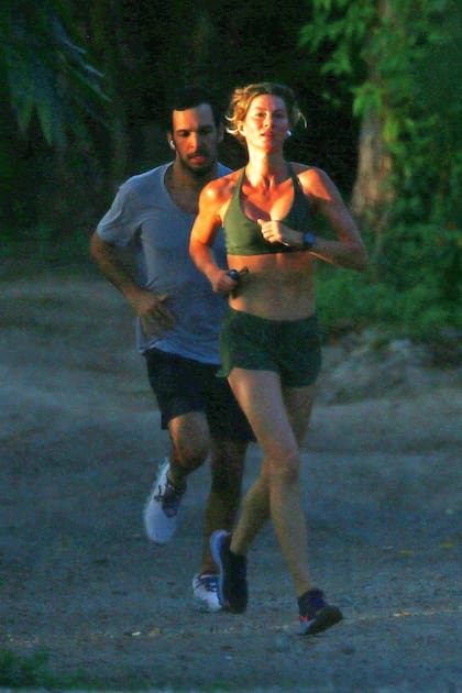 Gisele Bündchen junto a su instructor de jiu-jitsu, Joaquim Valente, quien es además su actual pareja