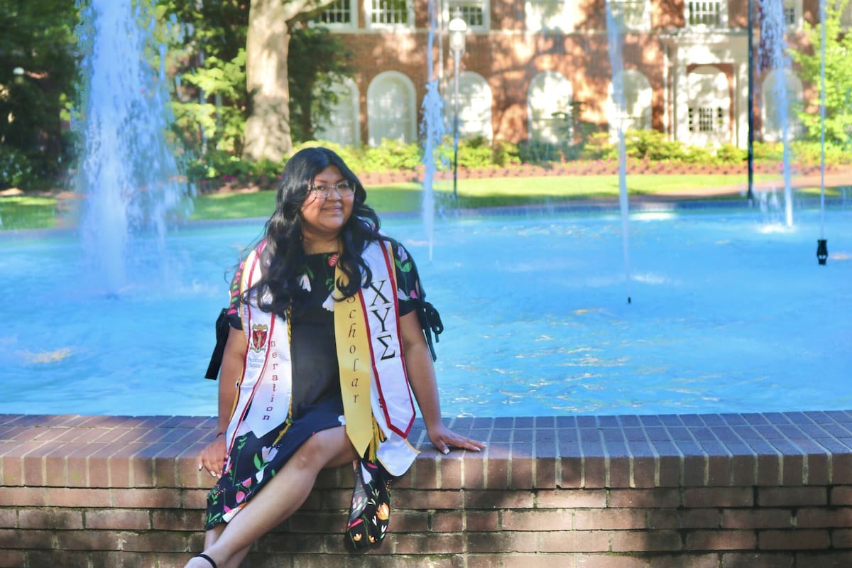 Gisselle Garcia-Jose es una inmigrante indocumentada mexicana que logró salir adelante con esfuerzo y estudio