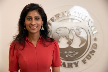 Gita Gopinath, economista y académica indio-estadounidense; desde 2022 es primera subdirectora gerente del Fondo Monetario Internacional
