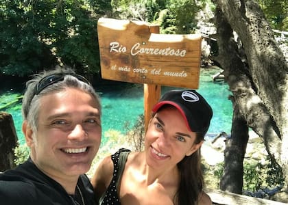 Giuliana Lucoski, exreina de la Vendimia, y su pareja Ricardo Luna