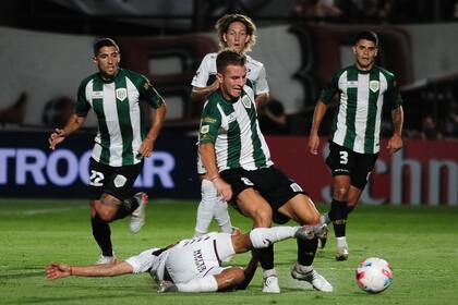 Giuliano Galoppo, autor del gol del 1-0 en Banfield sobre Platense en Vicente López, por la Copa de la Liga Profesional.