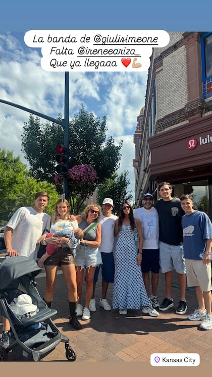 Giuliano Simeone disfrutó de un almuerzo con su madre Carolina Baldini, su hermano Gianluca, su cuñada Eva Bargiela, su sobrino Fausto y otros familiares (Foto: Instagram @carobal14)